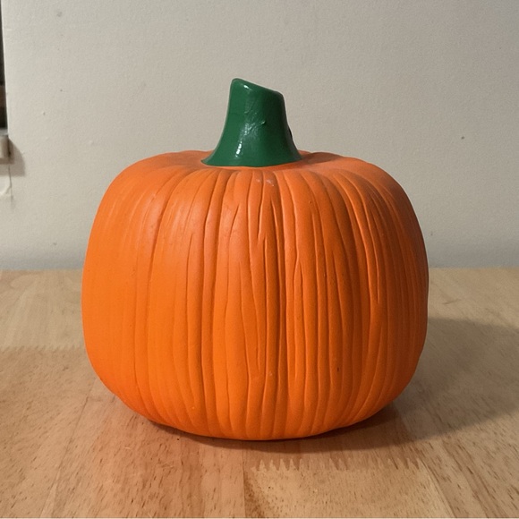 Vintage Carved Jack-o-Lantern Ceramic Halloween Candle Cover Luminary 1980’s 8” - Picture 5 of 11